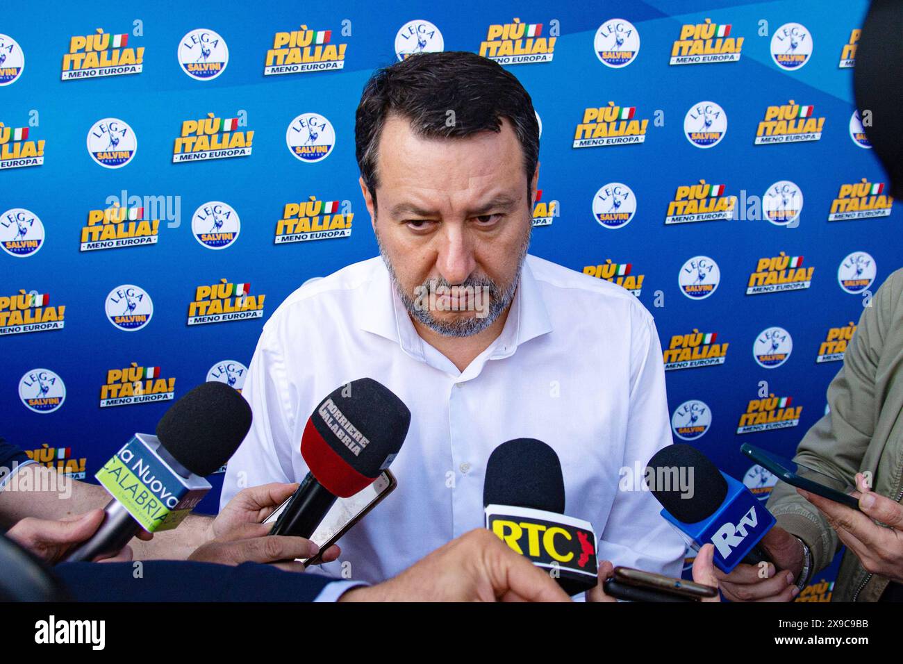 Nachrichten - Matteo Salvini Europawahlen in Catanzaro Matteo Salvini Europawahlen in Catanzaro Europawahlen in Catanzaro, Nachrichten in Catanzaro, Italien, Mai 30 2024 Catanzaro Catanzaro Europawahlen Italien Copyright: XAntonioxMoniacix/xLiveMediax LPN 1379708 Stockfoto
