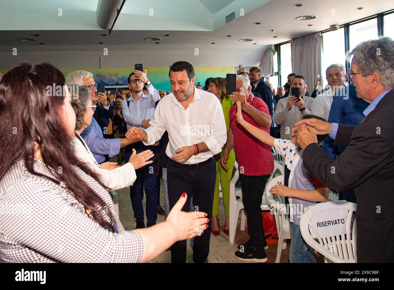 Nachrichten - Matteo Salvini Europawahlen in Catanzaro Matteo Salvini Europawahlen in Catanzaro Europawahlen in Catanzaro, Nachrichten in Catanzaro, Italien, Mai 30 2024 Catanzaro Catanzaro Europawahlen Italien Copyright: XAntonioxMoniacix/xLiveMediax LPN 1379712 Stockfoto