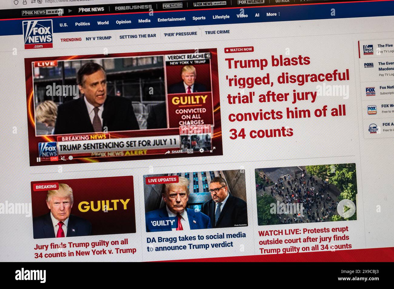 Sofortige Online-Reaktion auf Fox News (USA), als der ehemalige Präsident Trump für schuldig befunden und 34 Straftaten verurteilt wird, am 30. Mai 2024. Stockfoto