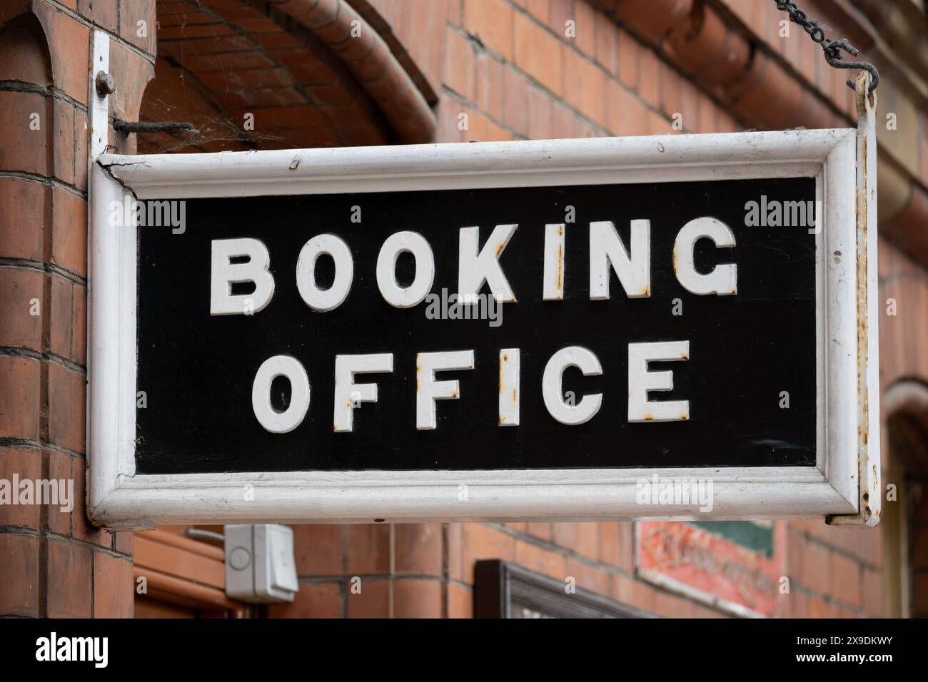 Buchungsbüro Schild, Toddington Station, GWSR, Gloucestershire, Großbritannien Stockfoto