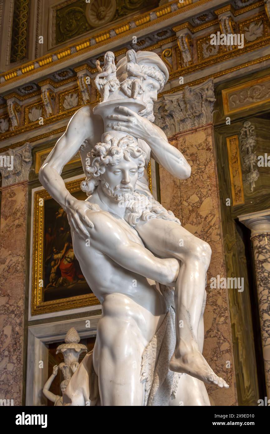 Aeneas, Anchises und Ascanius eine Skulptur von Gian Lorenzo Bernini, die 1618-1619 in der Galleria Borghese in Rom, Italien, entstand Stockfoto