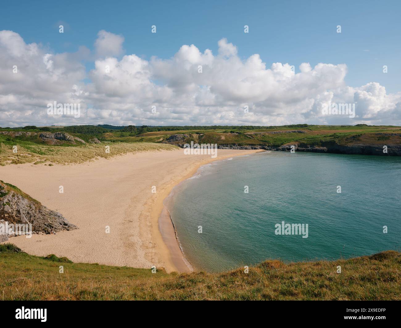 Broad Haven South Beach und Küstenlandschaft auf dem Stackpole Estate, Pembrokeshire Wales, Großbritannien Stockfoto