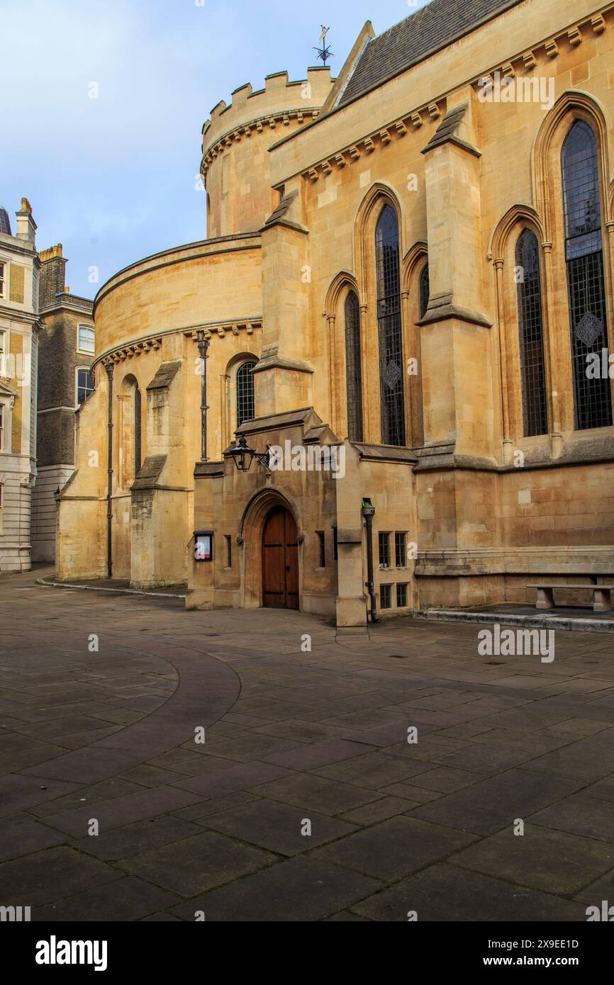 LONDON, GROSSBRITANNIEN - 19. SEPTEMBER 2014: Dies ist der Überrest der historischen Residenz der Templer - der Temple Church, die im 12. Jahrhundert erbaut wurde Stockfoto