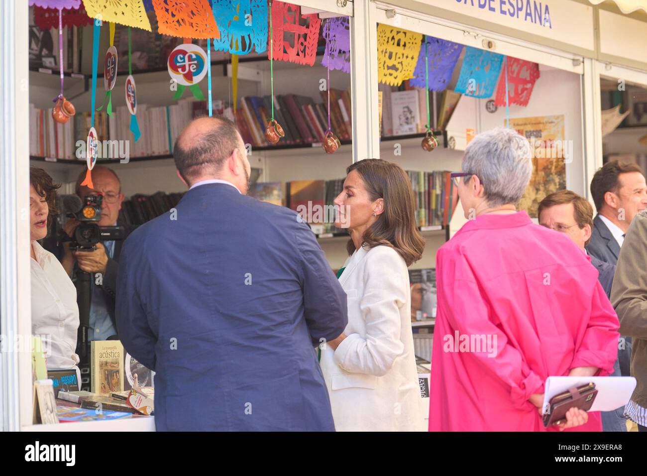 Madrid, Madrid, Spanien. 31. Mai 2024. Königin Letizia von Spanien nimmt am 31. Mai 2024 an der Eröffnung der Madrider Buchmesse im El Retiro Park in Madrid Teil (Foto: © Jack Abuin/ZUMA Press Wire) NUR ZUR REDAKTIONELLEN VERWENDUNG! Nicht für kommerzielle ZWECKE! Stockfoto