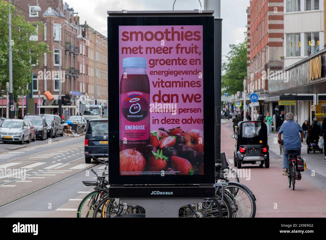 Reklametafel Innocent Smoothie Drink In Amsterdam Niederlande 30-5-2024 Stockfoto