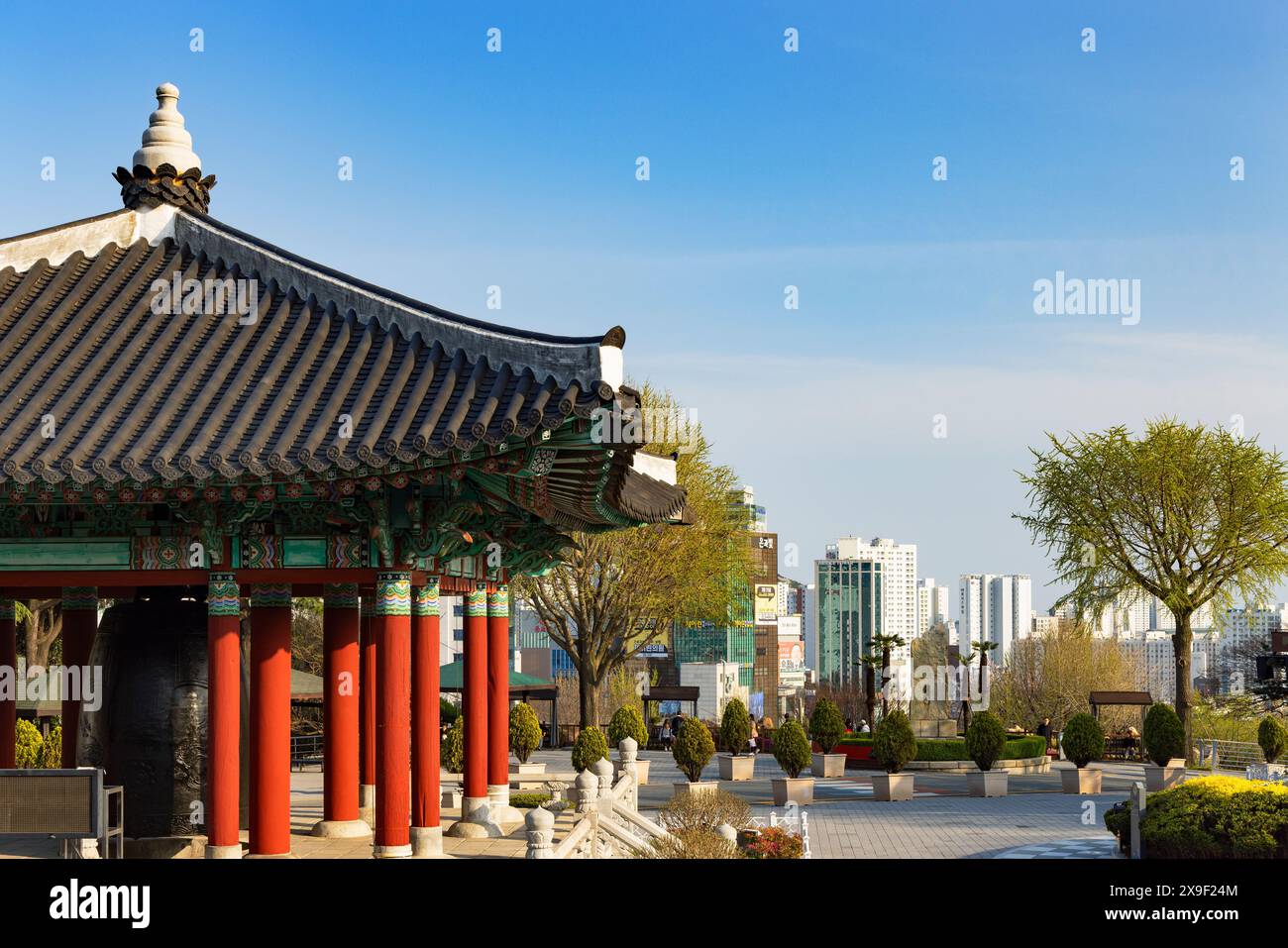 Pavillon im Yongdusan Park, Busan, Südkorea Stockfoto