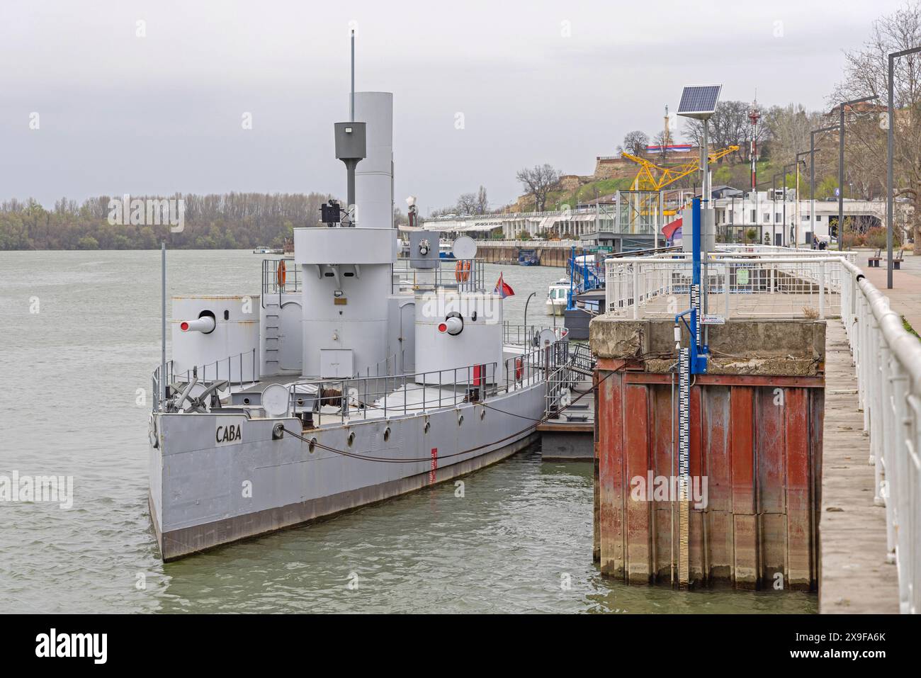 Belgrad, Serbien - 11. März 2024: Kulturschatzschiff Monitor Sava Military Museum Ausstellung im Zentrum der Hauptstadt. Stockfoto