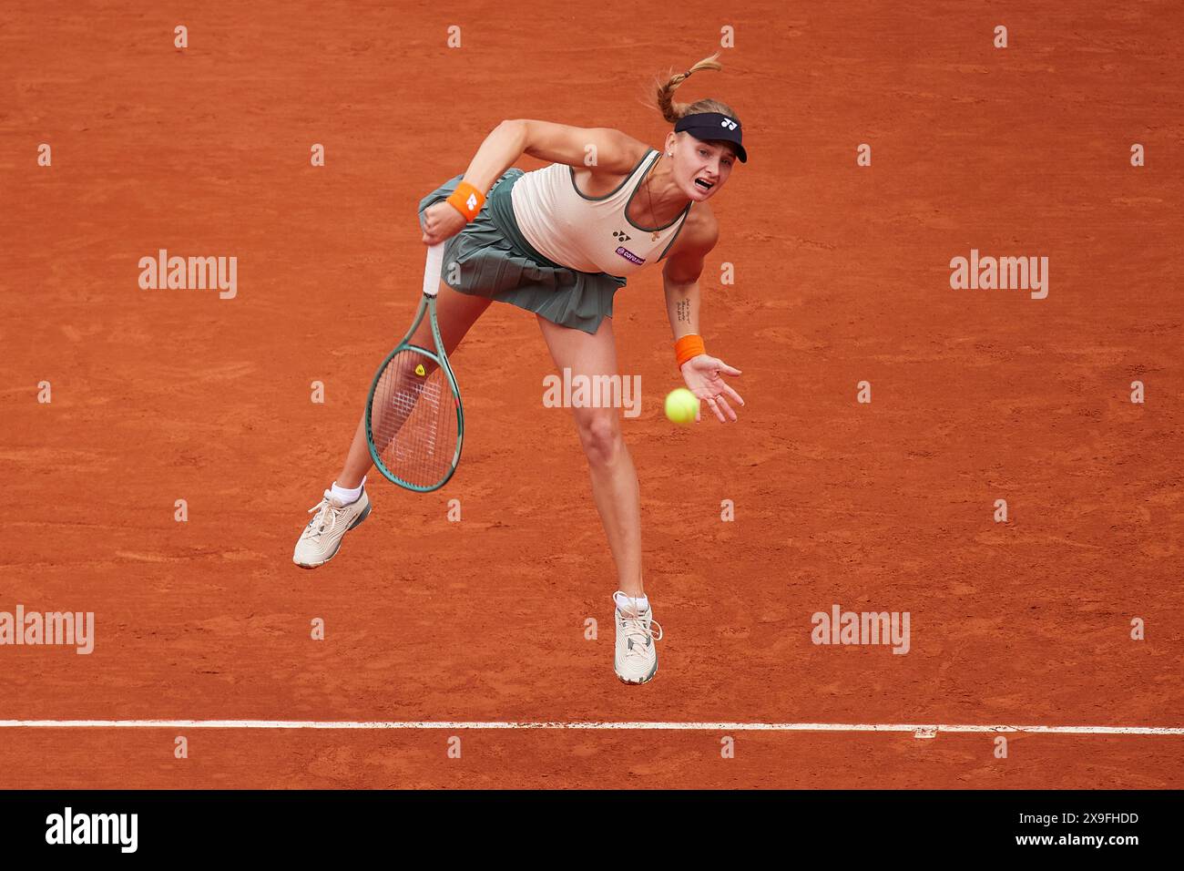 Paris, Frankreich. 31. Mai 2024. Dayana Yastremska aus der Ukraine spielt gegen Coco Gauff aus den Vereinigten Staaten beim Spiel der Frauen-Singles in der dritten Runde während des sechsten Tages der French Open 2024 in Roland Garros am 31. Mai 2024 in Paris. (Foto: QSP) Guthaben: QSP/Alamy Live News Stockfoto