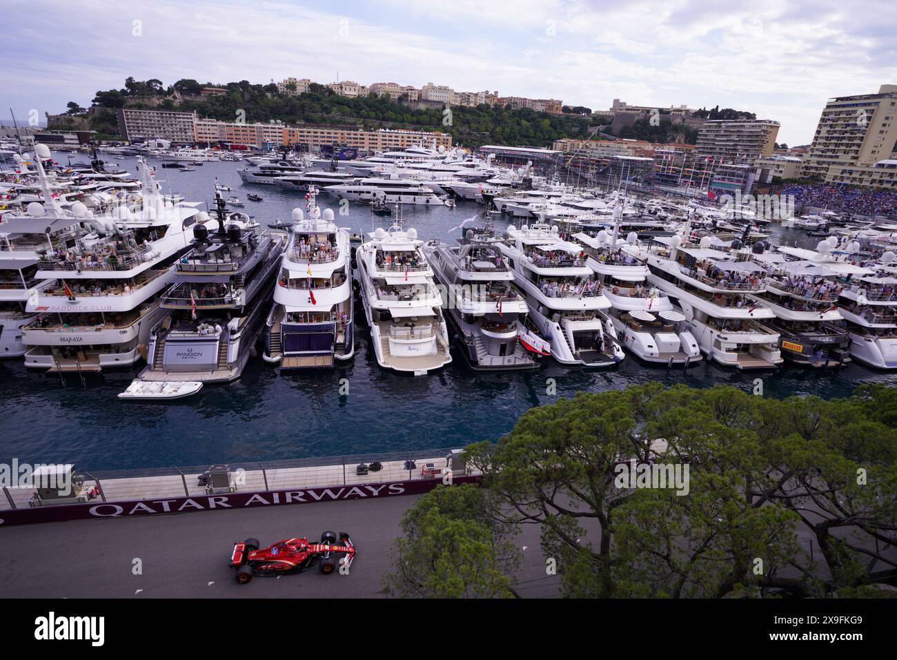 Montecarlo, Monaco. 24. Mai 2024. Charles Leclerc aus Monaco fuhr den (16) Scuderia Ferrari SF-24 Ferrari während des GP Monaco, Formel 1, auf dem Circuit de Monaco. Quelle: Alessio Morgese / Emage / Alamy Live News Stockfoto