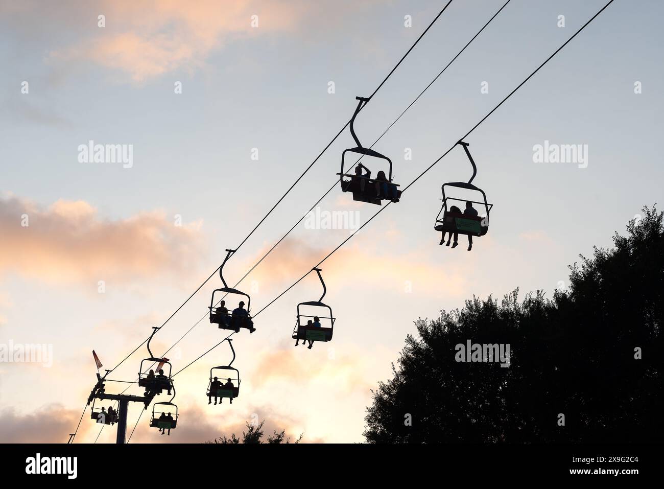 Sky View - Sessellift Stockfoto