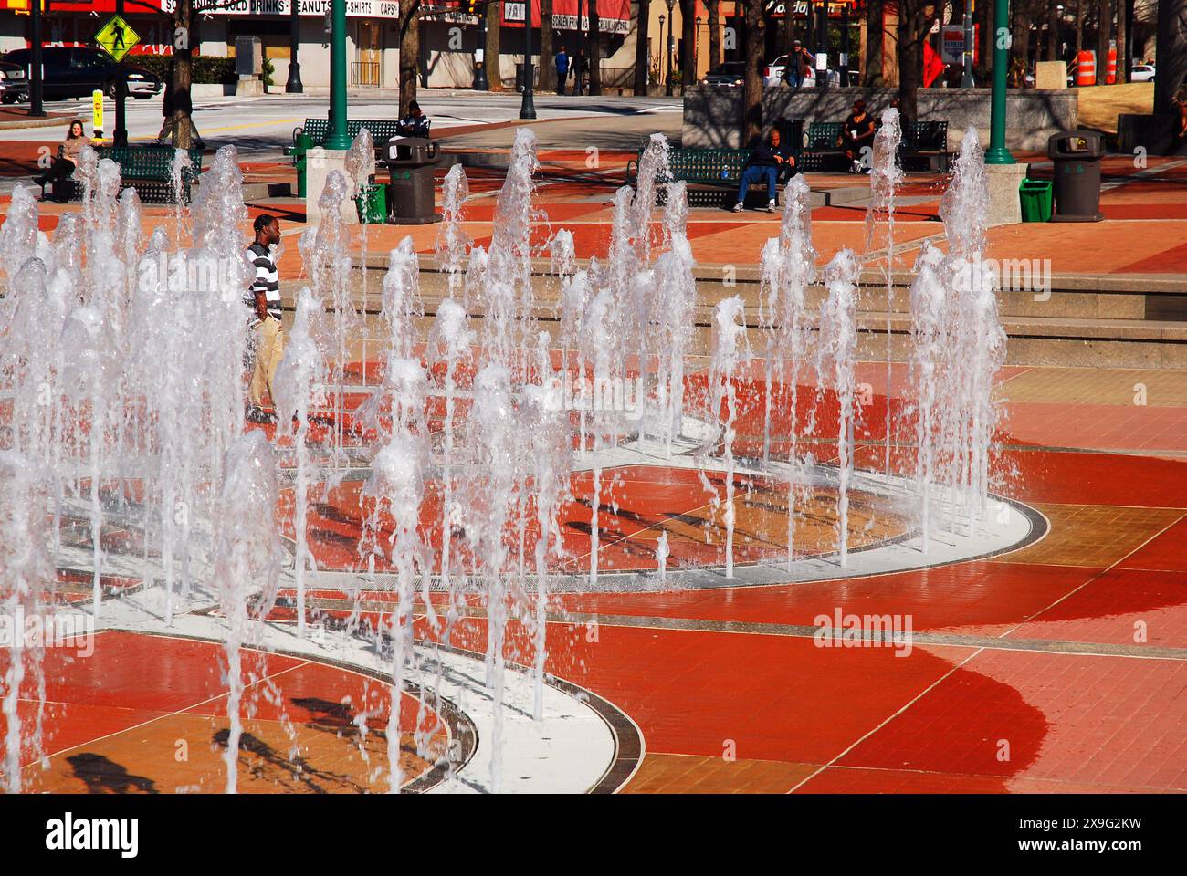 Wasserfontänen in Form von Olympischen Ringen im Olympic Park in Atlanta Stockfoto