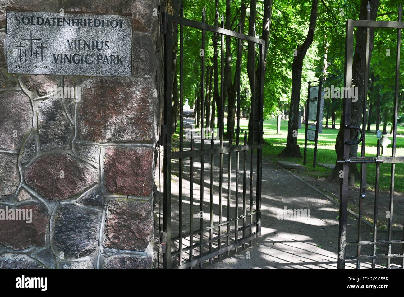 Vingis Park Friedhof für Soldaten, die während des 1. Und 2. weltkriegs starben. Deutsche, polnische, türkische, litauische Soldaten und Zivilisten Stockfoto