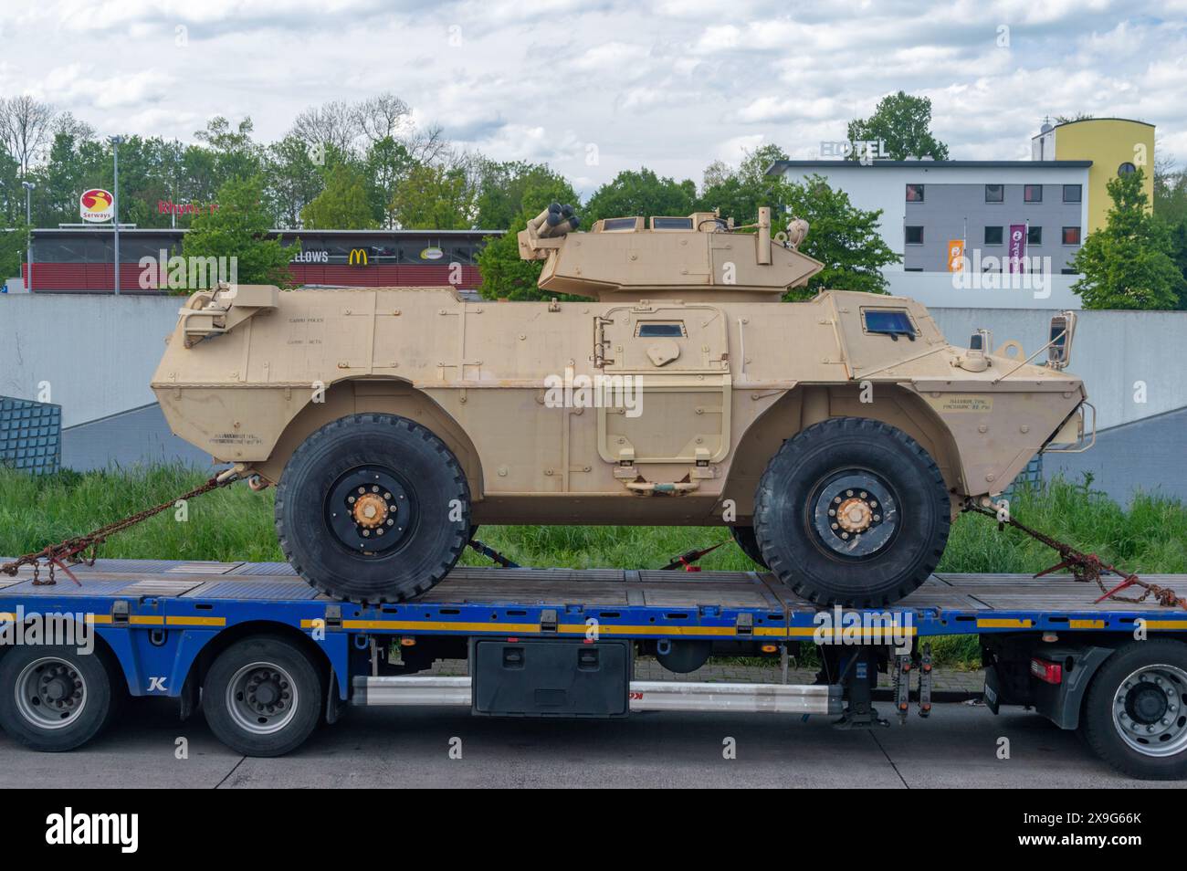 Hamm, Deutschland - 29. April 2024: Gepanzertes Sicherheitsfahrzeug M1117. Stockfoto
