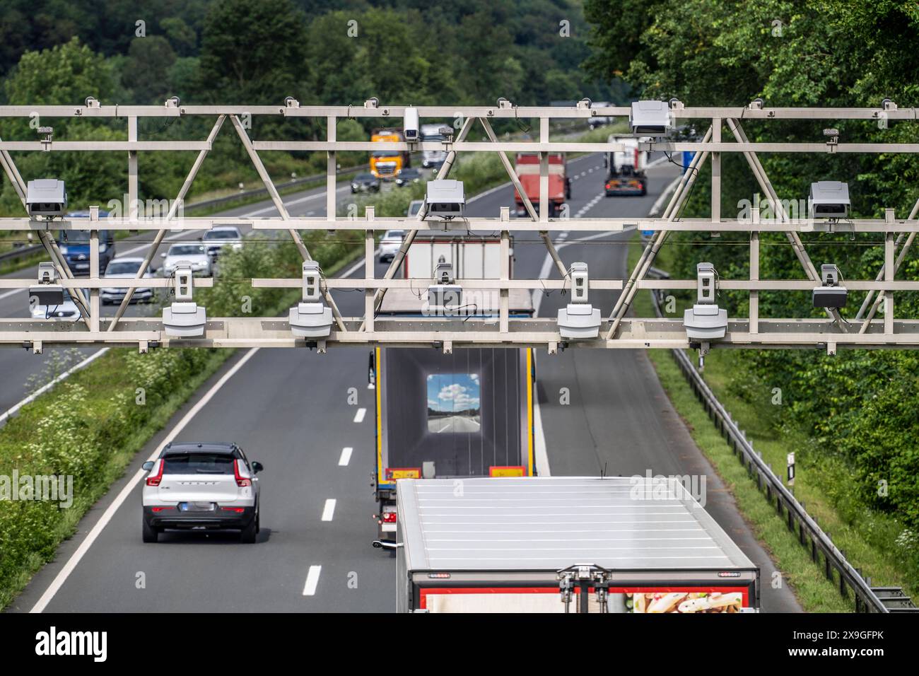 Sensoren einer Mautbrücke, zur Erfassung der Autobahnmaut, auf der Autobahn A43 bei Dülmen, Münsterland, NRW, Deutschland, Mautbrücke *** Sensoren auf einer Mautbrücke, zur Erfassung der Mautgebühren, auf der Autobahn A43 bei Dülmen, Münsterland, NRW, Deutschland, mautpflichtige Brücke Stockfoto