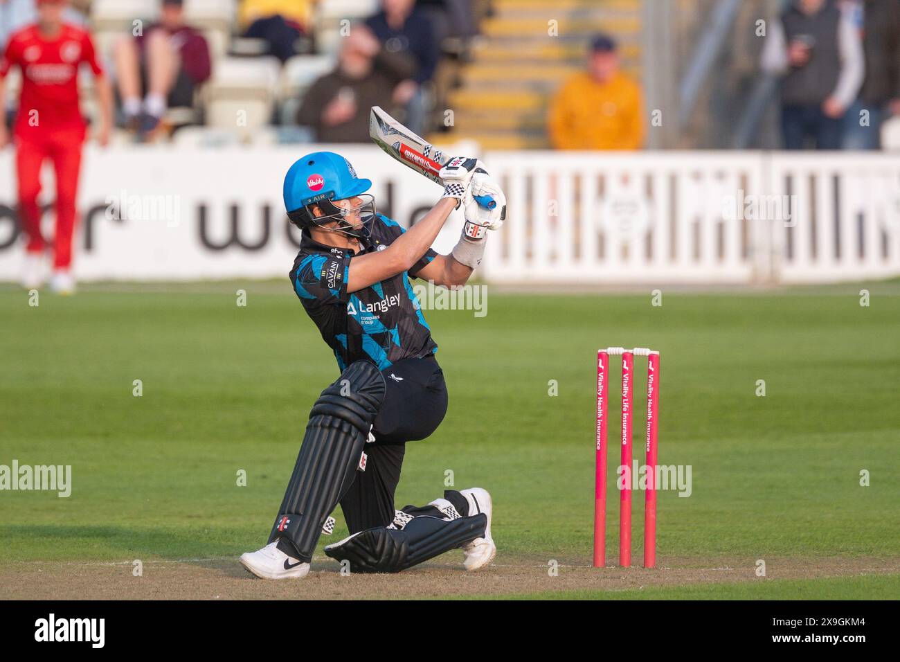 Ethan Brookes im Kampf mit dem Fledermaus, der am 31. Mai 2024 in Worcestershire County Cricket Club, New Road, Worcester, im Spiel zwischen Worcestershire Rapids und Lancashire Lightning in Worcestershire County, Großbritannien, gespielt wurde Stockfoto