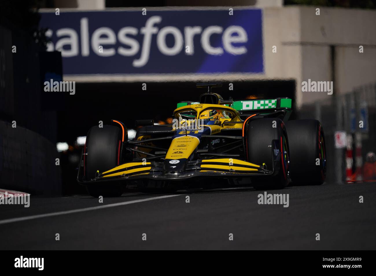 Montecarlo, Monaco. Mai 2024. Oscar Piastri aus Australien fuhr das (81) McLaren F1 Team MCL38 Mercedes während des GP Monaco, Formel 1, auf dem Circuit de Monaco. Quelle: Alessio Morgese/Alessio Morgese/Emage/Alamy Live News Stockfoto