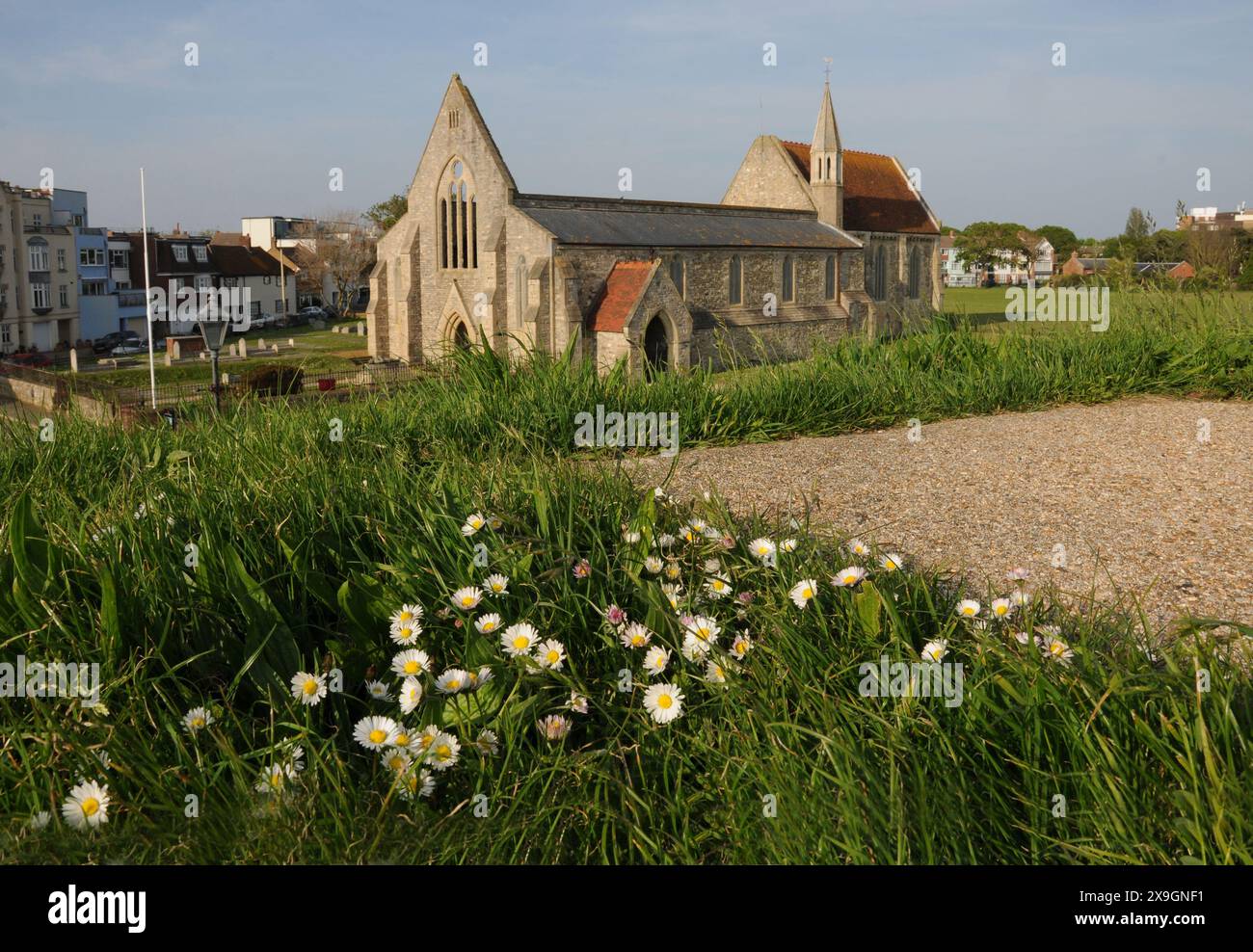 ENGLISCHER KÜSTENPFAD, KÖNIGLICHE GARNISONSKIRCHE, DOUMUS DEI ALMSHOUSE UND HOSPIZ, PENNY STREET, LANGE VORHANGBATTERIE, ALTES PORTSMOUTH, 2024 Stockfoto