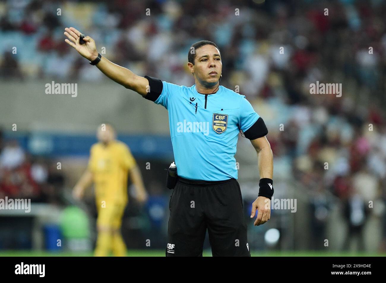 Rio de Janeiro, Brasilien, 1. Mai 2024. Schiedsrichter beim Fußballspiel Flamengo gegen Amazonia für die Copa do Brasil im Stadion Maracanã. Stockfoto