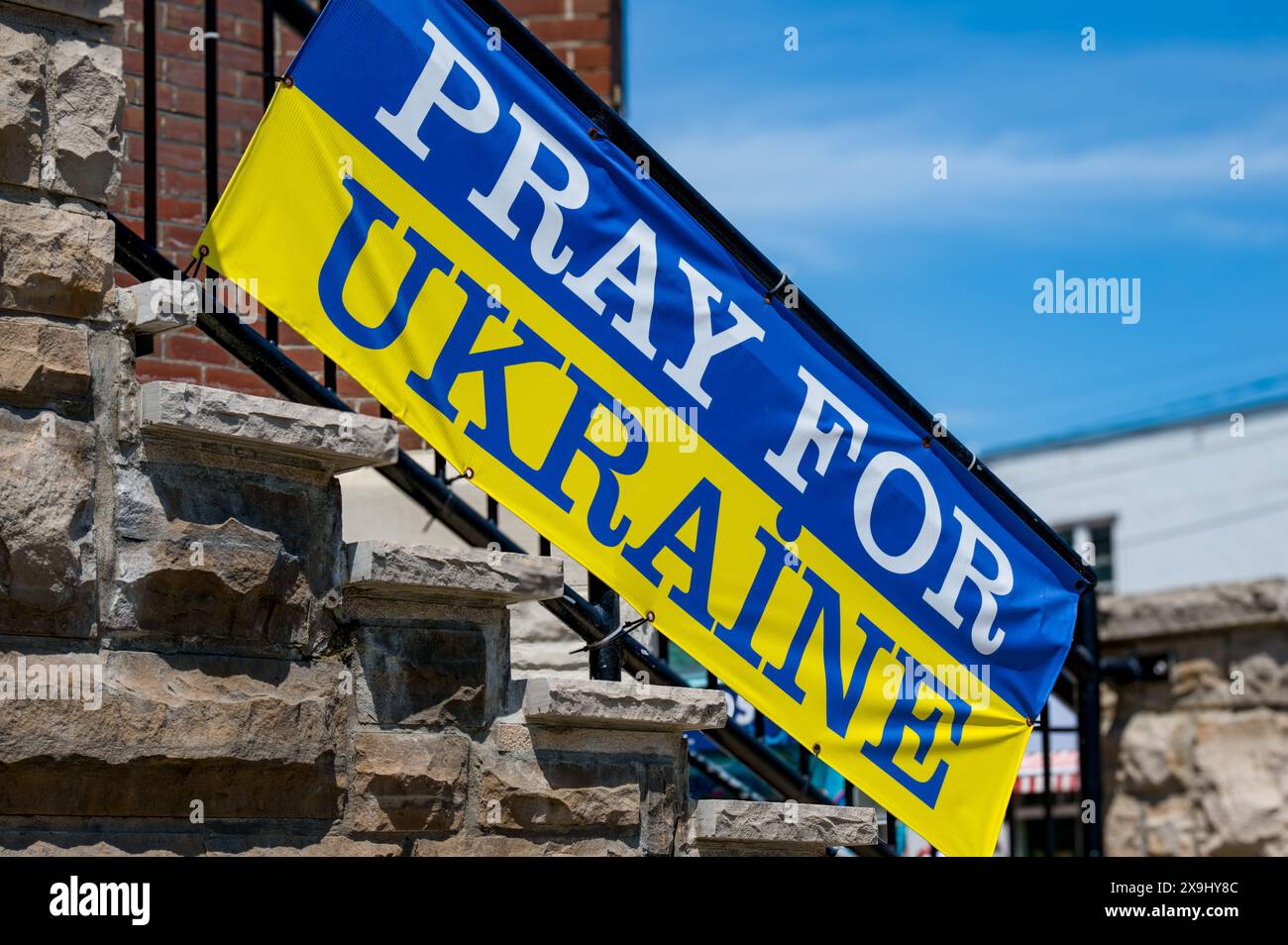 Bannervorlesung beten für die Ukraine, Toronto, Kanada Stockfoto