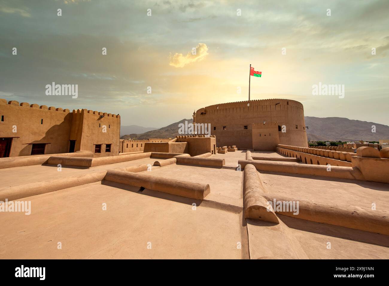 Wunderschönes Foto von Nizwa Fort, einem der beliebtesten Touristenziele im Oman. Stockfoto