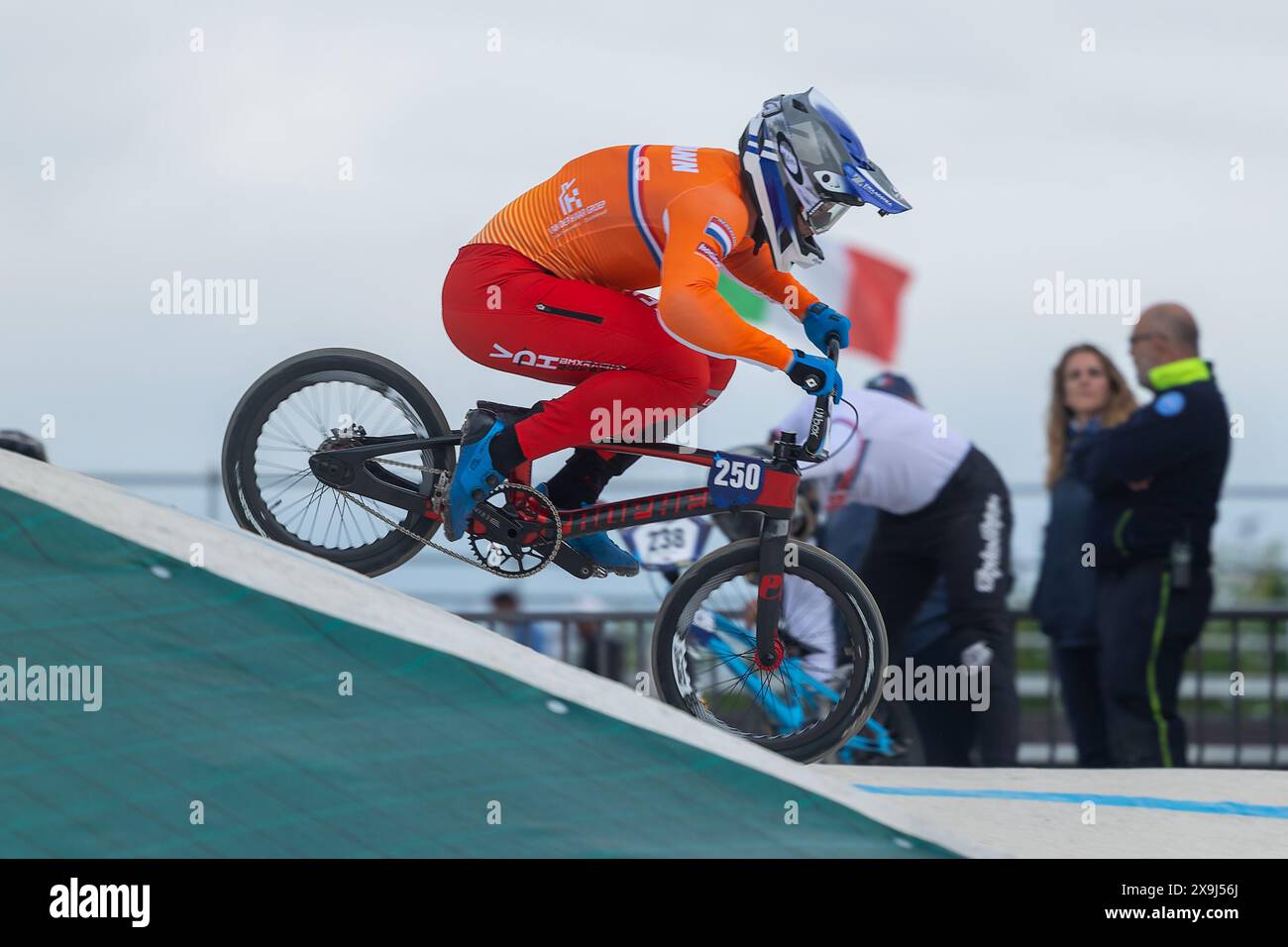 VERONA, ITALIEN - MAI 30: Justin Kimmann aus den Niederlanden während der Previews der UEC BMX Europameisterschaften 2024 am 30. Mai 2024 in Verona, Italien. (Foto: Nico van Dartel/BSR Agency) Stockfoto