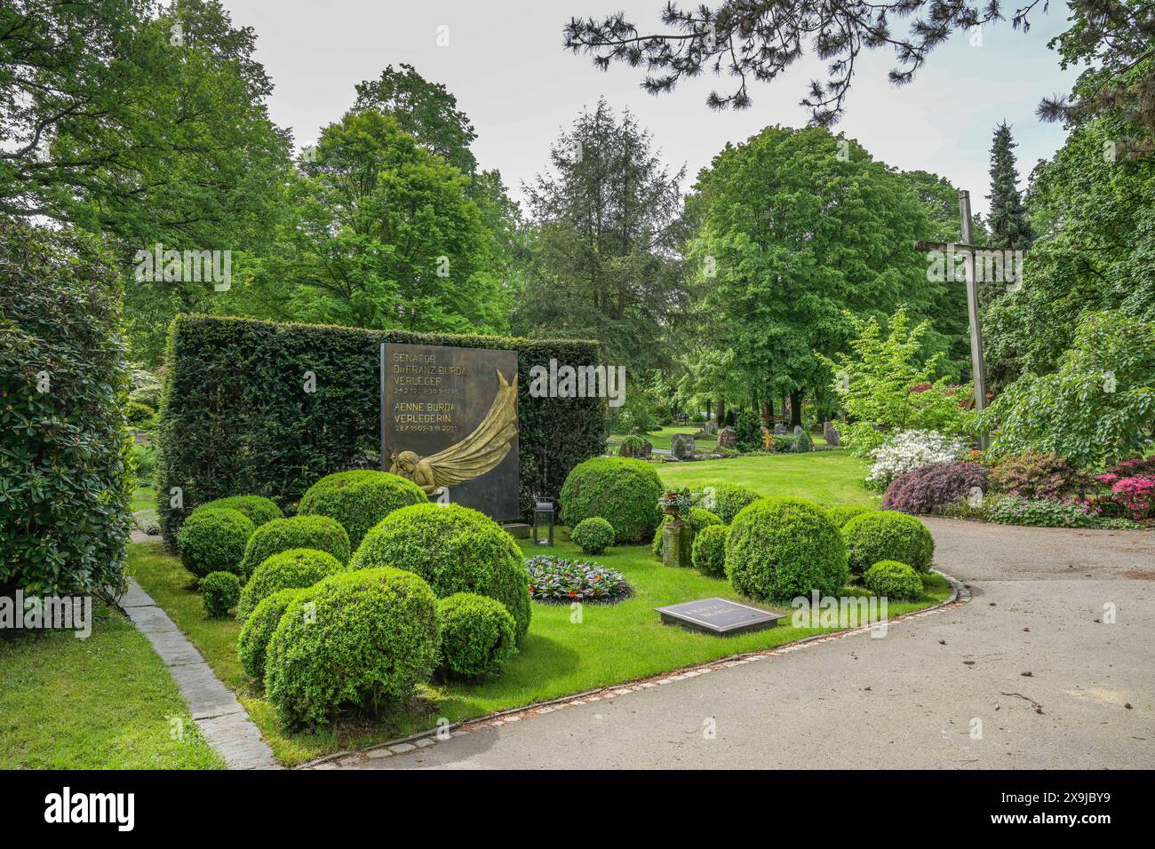 Verleger Franz Burda und Verlegerin Aenne Burda, Stadtfriedhof Weingarten, Offenburg, Baden-Württemberg, Deutschland Stockfoto