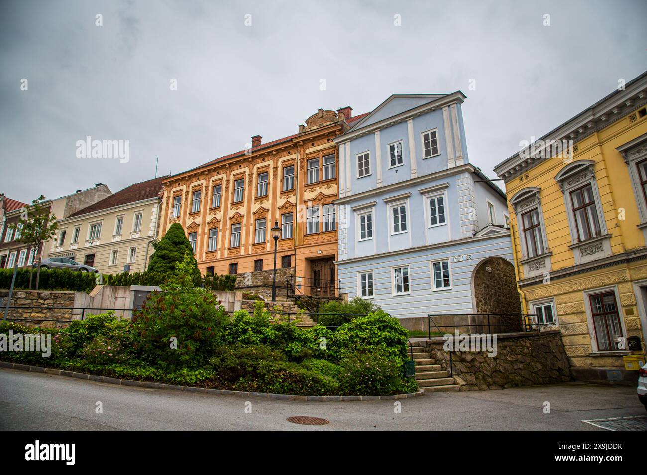 Eine Reihe von Häusern in der Altstadt von Weitra, Waldviertel, Österreich Stockfoto