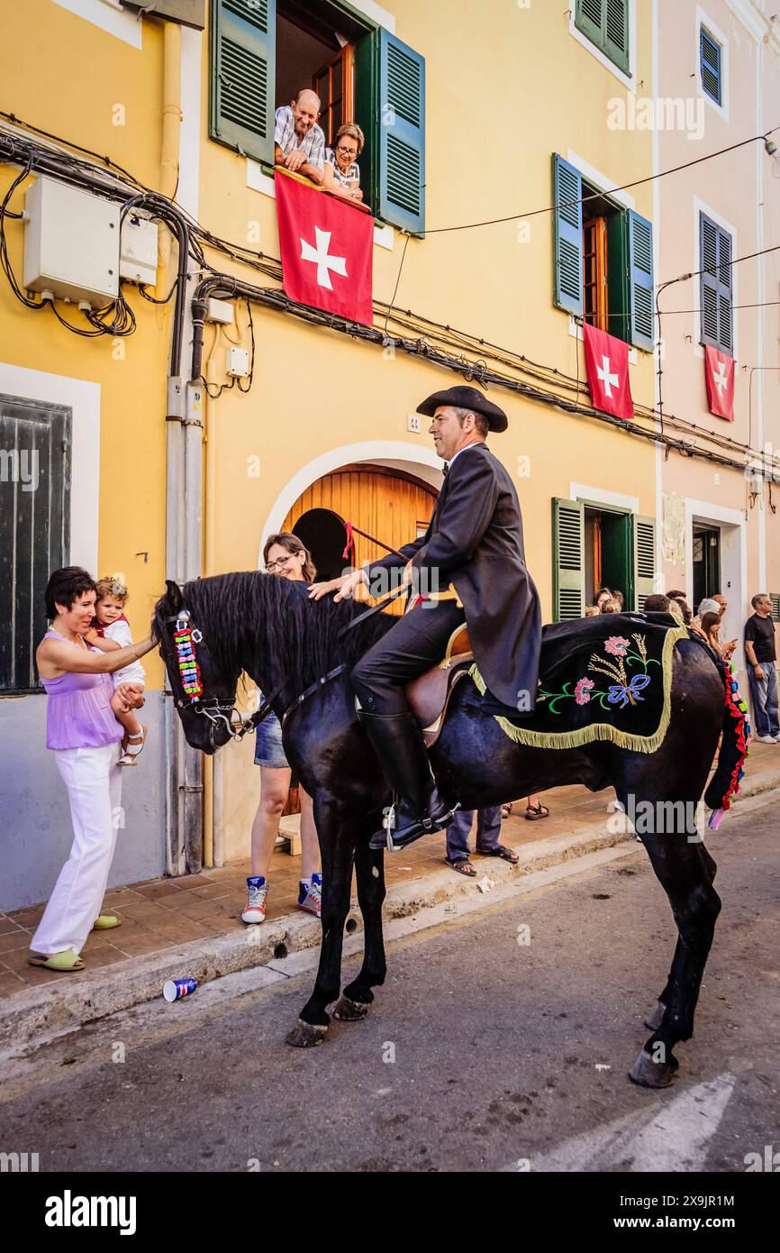 Tanzende Pferde, Caragol de Santa Clara, Sant Joan Festival. Ciutadella. Menorca, Balearen, Spanien. Stockfoto