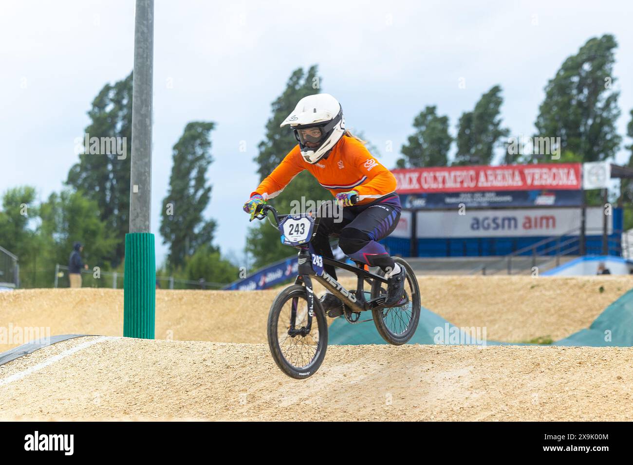 VERONA, ITALIEN - MAI 30: Indy Scheepers aus den Niederlanden während der Previews der UEC BMX Europameisterschaften 2024 am 30. Mai 2024 in Verona, Italien. (Foto: Nico van Dartel/BSR Agency) Stockfoto