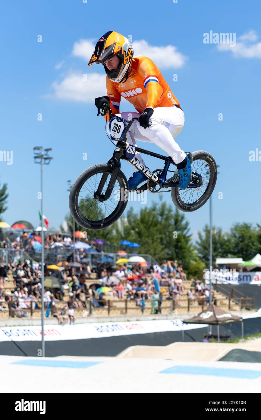 VERONA, ITALIEN - 1. JUNI: Ynze Oegema aus den Niederlanden bei Vorschauen der UEC BMX Europameisterschaften 2024 am 1. Juni 2024 in Verona, Italien. (Foto: Nico van Dartel/BSR Agency) Stockfoto