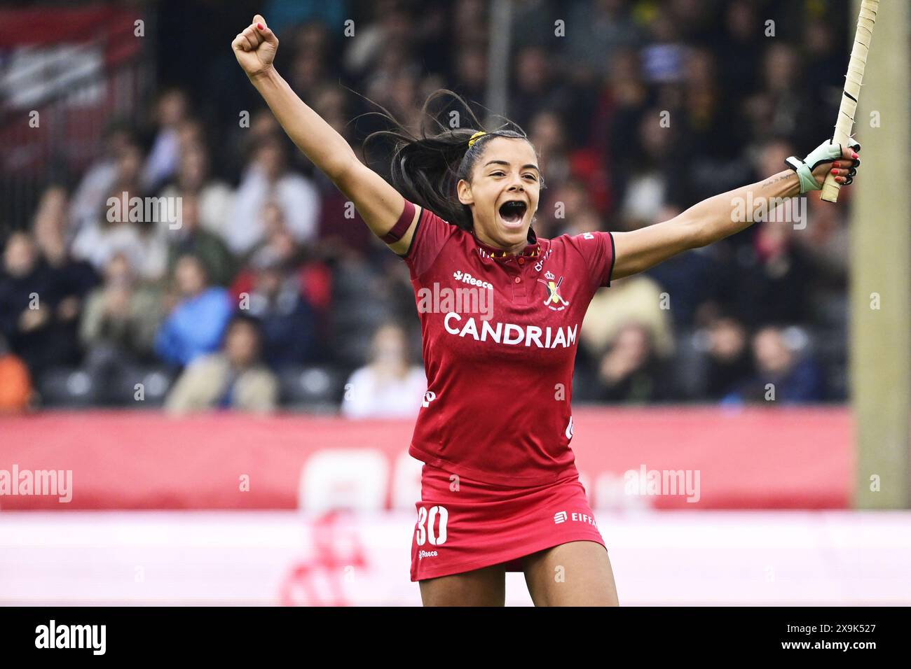 Die belgische Ambre Ballenghien feiert nach einem Torschuss während eines Hockeyspiels zwischen der belgischen Nationalmannschaft Red Panthers und China, Match 11/16 in der Gruppenphase der FIH Pro League 2024 am Samstag, den 1. Juni 2024, in Antwerpen. BELGA FOTO DIRK WAEM Stockfoto