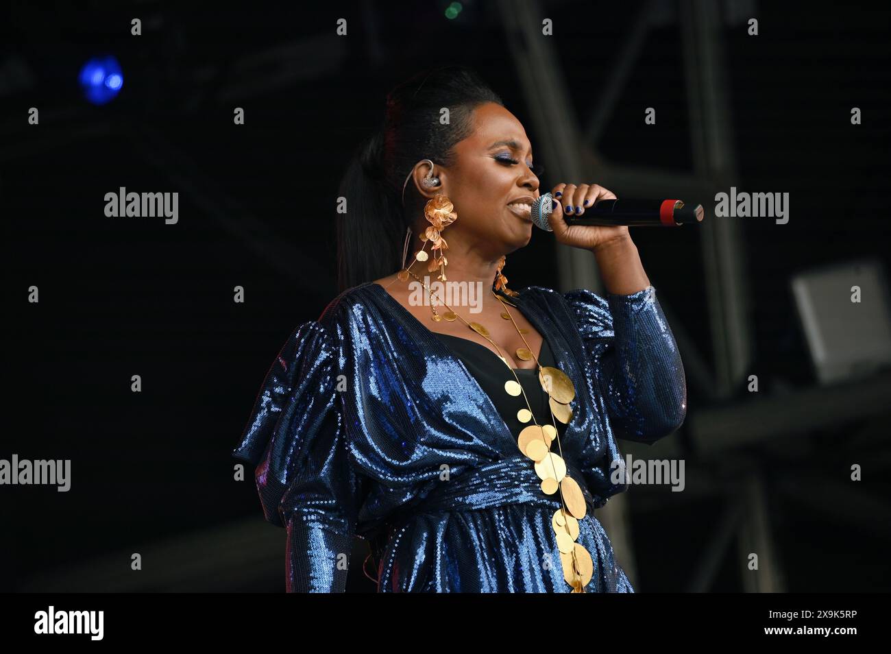 Brockwell Park, London, Großbritannien. Juni 2024. Michelle Gayle tritt in der Hayu Arena im Mighty Hoopla 2024 Day 1 - Pop Music Festival in London auf. Quelle: Siehe Li/Picture Capital/Alamy Live News Stockfoto