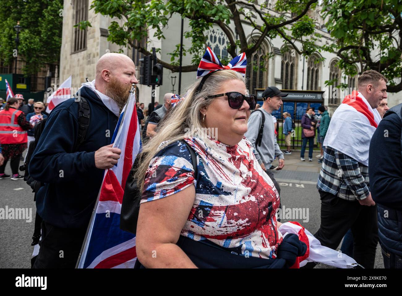 Demonstranten bei Tommy Robinson 1. Juni märz und Rallye, London, England UK, 01/06/2024 Stockfoto