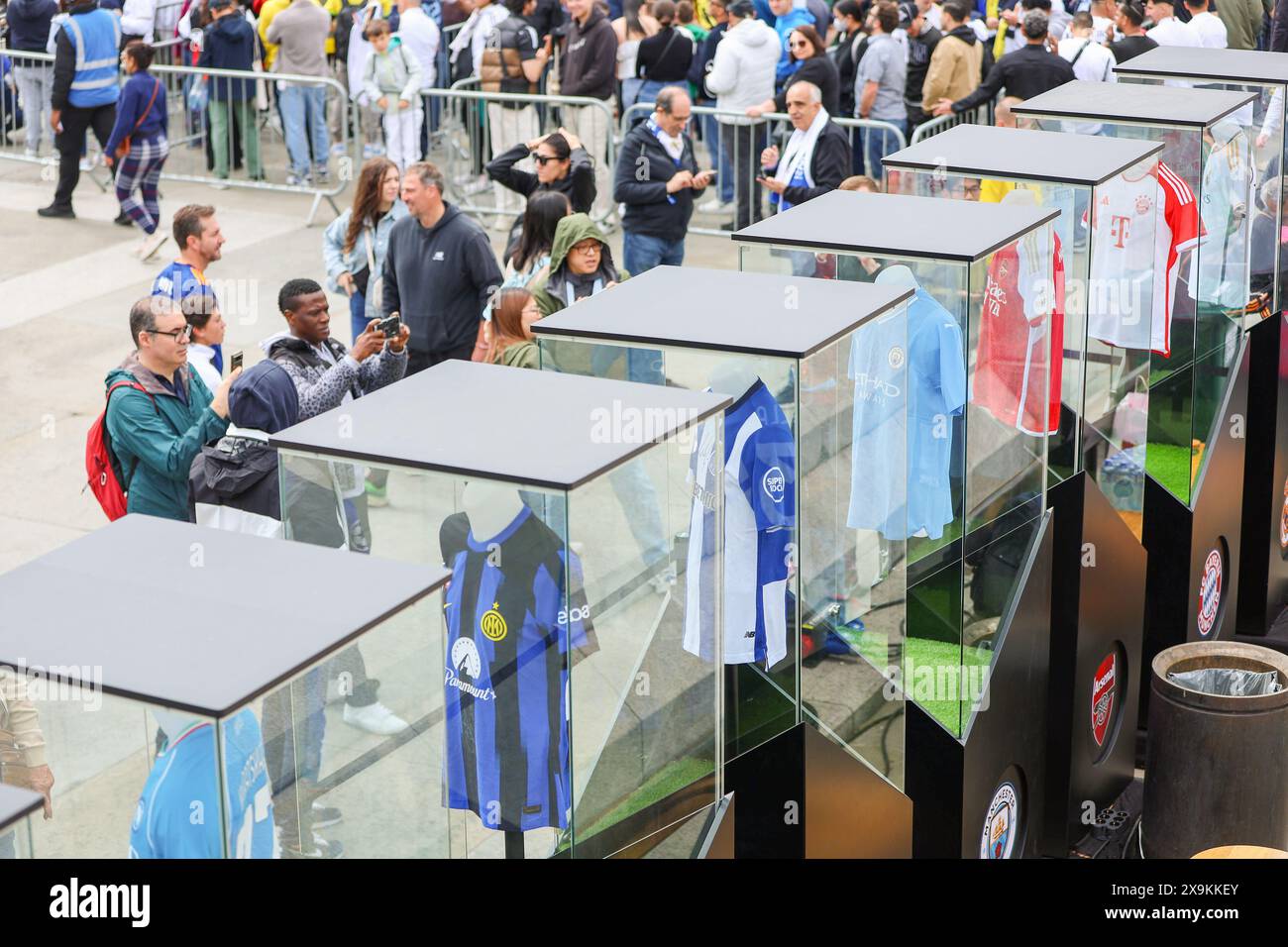 London, Großbritannien. Juni 2024. Die Fans von Borussia Dortmund und Real Madrid werden vor dem Finale der UEFA Champions League am 1. Juni 2024 in London, Großbritannien, vor dem Wembley Stadion und der Innenstadt gesehen. Video: Sanjin Strukic/PIXSELL Credit: Pixsell/Alamy Live News Stockfoto