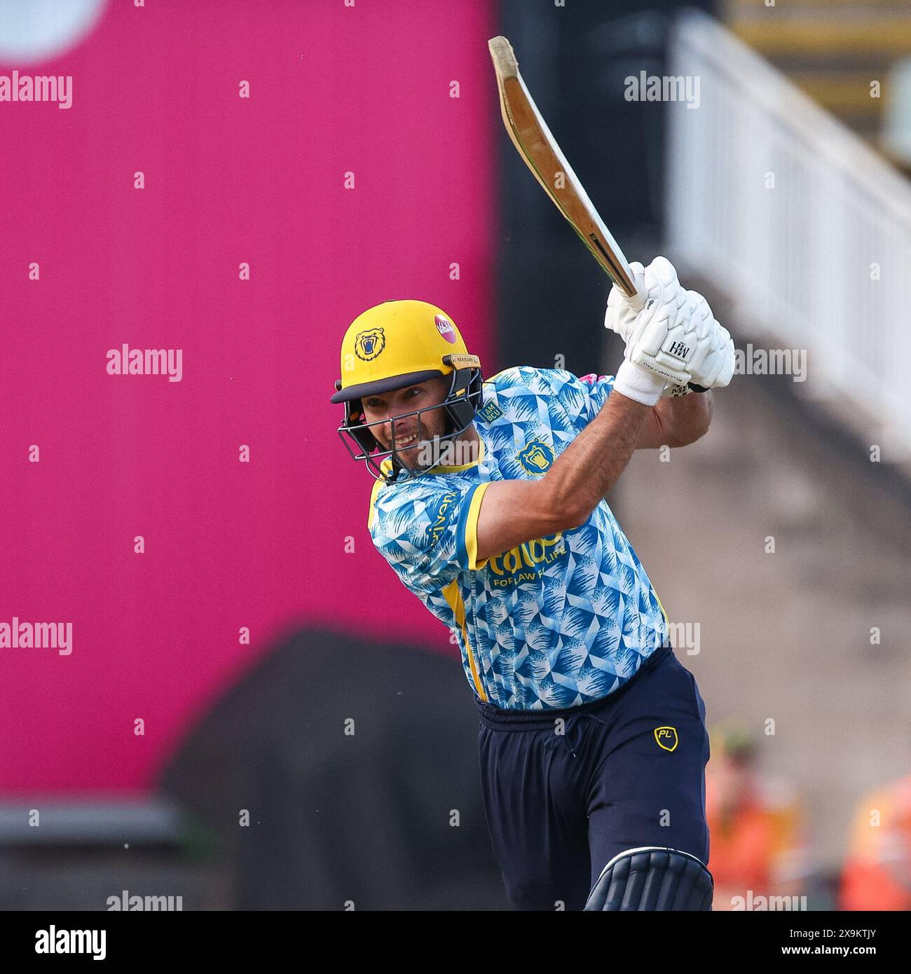 Birmingham, Großbritannien. Juni 2024. Jake Lintott spielte mit dem Schläger während des Vitality T20 Blast Matches zwischen Birmingham Bears und Notts Outlaws am Edgbaston Cricket Ground, Birmingham, England am 1. Juni 2024. Foto von Stuart Leggett. Nur redaktionelle Verwendung, Lizenz für kommerzielle Nutzung erforderlich. Keine Verwendung bei Wetten, Spielen oder Publikationen eines einzelnen Clubs/einer Liga/eines Spielers. Quelle: UK Sports Pics Ltd/Alamy Live News Stockfoto