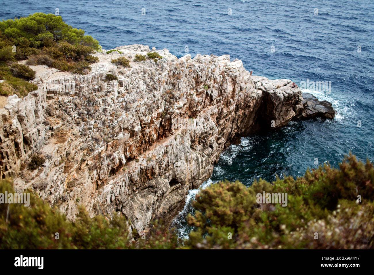 Zerklüfteter Ausläufer auf Lokrum Island Stockfoto