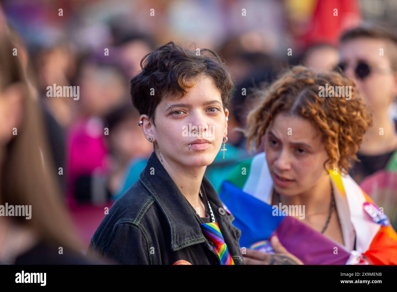 1. Juni 2024, Sao Paulo, Sao Paulo, Brasilien: Der 22. Lesbische und bisexuelle Frauenspaziergang fand am Samstag (01) im Zentrum von Sao Paulo statt. Das Thema bestätigt die Erinnerung an Luana Barbosa und Ana Carolina Campelo, die bei einem Lesbozid getötet wurden. Die Organisatoren der Veranstaltung hoben die Erinnerung an die beiden hervor und sprachen über einen neueren Fall, an dem ein paar Frauen beteiligt waren. Jackeline Galdino da Silva und Gilmara de Almeida wurden in der Stadt Campos Sales im Inneren von Ceara ermordet, als sie Hand in Hand auf der Straße gingen. (Bild: © Wagner Vilas/ZUMA Press Wire) EDI Stockfoto