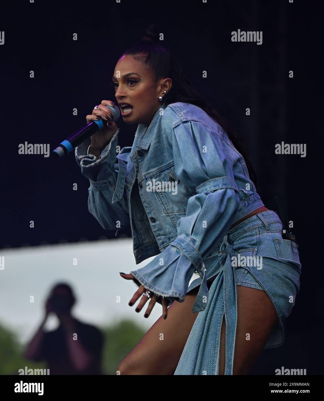 Brockwell Park, London, Großbritannien. Juni 2024. Alesha Dixon tritt auf der Hauptbühne des Mighty Hoopla 2024 Day 1 - Pop Music Festival in London auf. Quelle: Siehe Li/Picture Capital/Alamy Live News Stockfoto