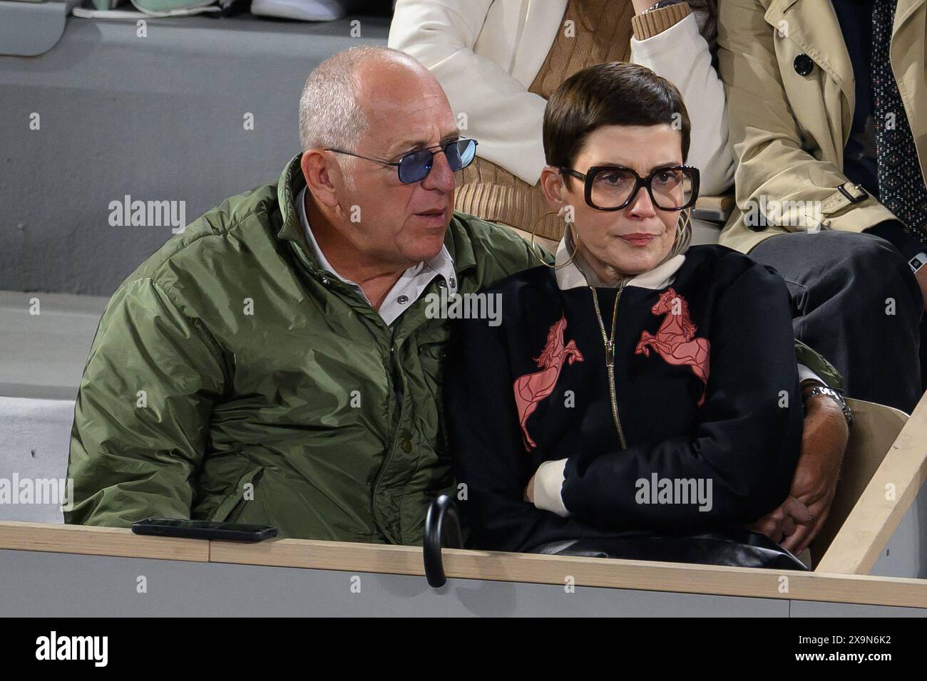Cristina Cordula und ihr Ehemann Frédéric Cassin nehmen am 1. Juni 2024 an den French Open im Roland Garros 2024 in Paris Teil. Foto: Laurent Zabulon/ABACAPRESS. COM Credit: Abaca Press/Alamy Live News Stockfoto