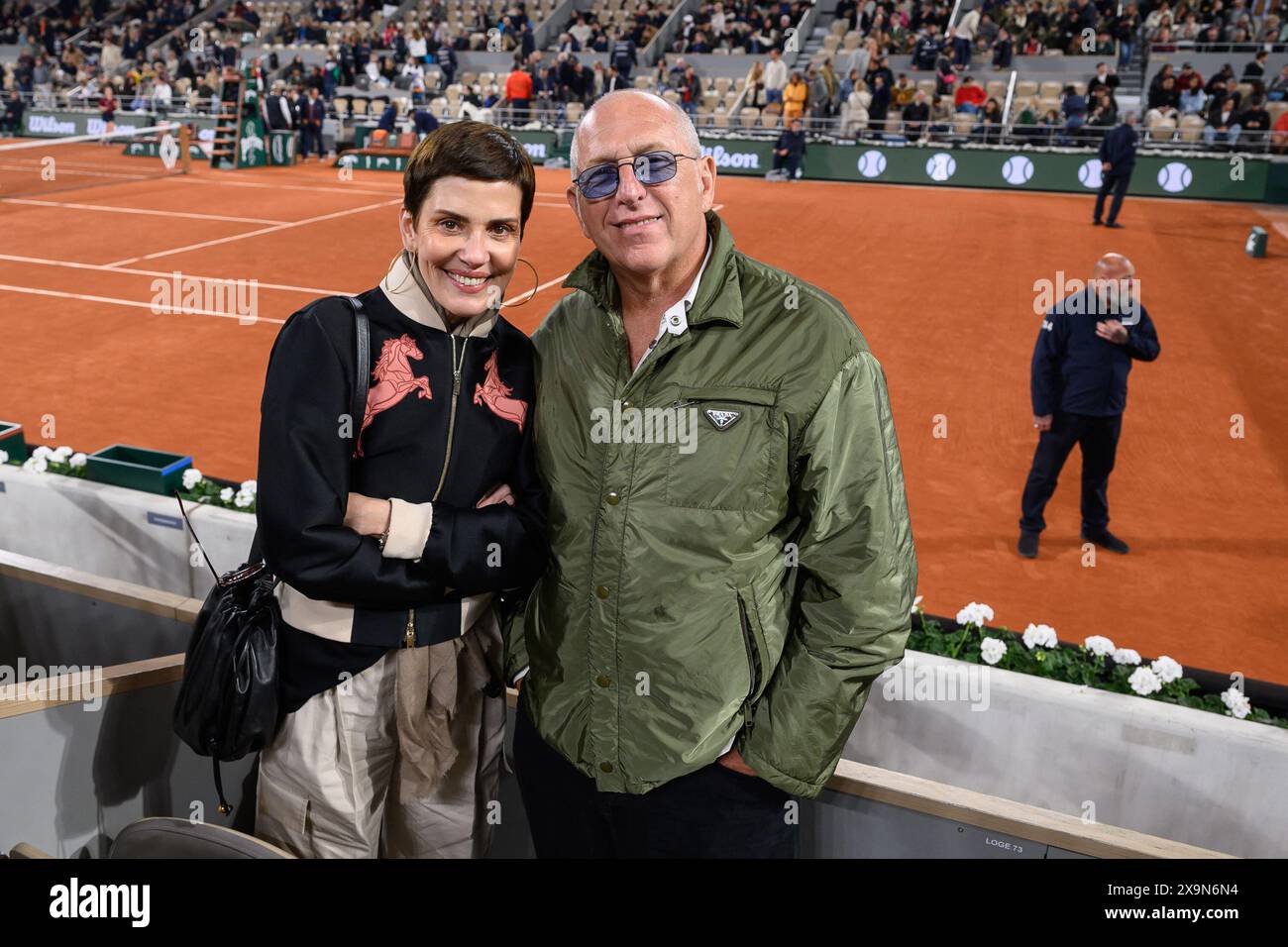 Cristina Cordula und ihr Ehemann Frédéric Cassin nehmen am 1. Juni 2024 an den French Open im Roland Garros 2024 in Paris Teil. Foto: Laurent Zabulon/ABACAPRESS. COM Credit: Abaca Press/Alamy Live News Stockfoto