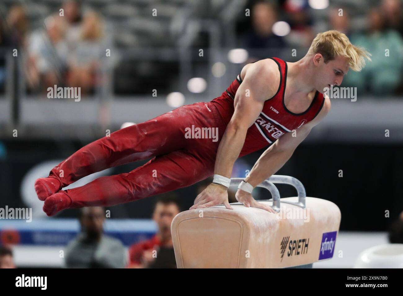 1. Juni 2024, Fort Worth, Texas, USA: COLT WALKER VON Stanfordâ führt seine Pommel-Horse-Routine während der Xfinity U.S. Gymnastics Championships 2024 in der Dickies Arena in Fort Worth aus. (Kreditbild: © Brian McLean/ZUMA Press Wire) NUR REDAKTIONELLE VERWENDUNG! Nicht für kommerzielle ZWECKE! Stockfoto