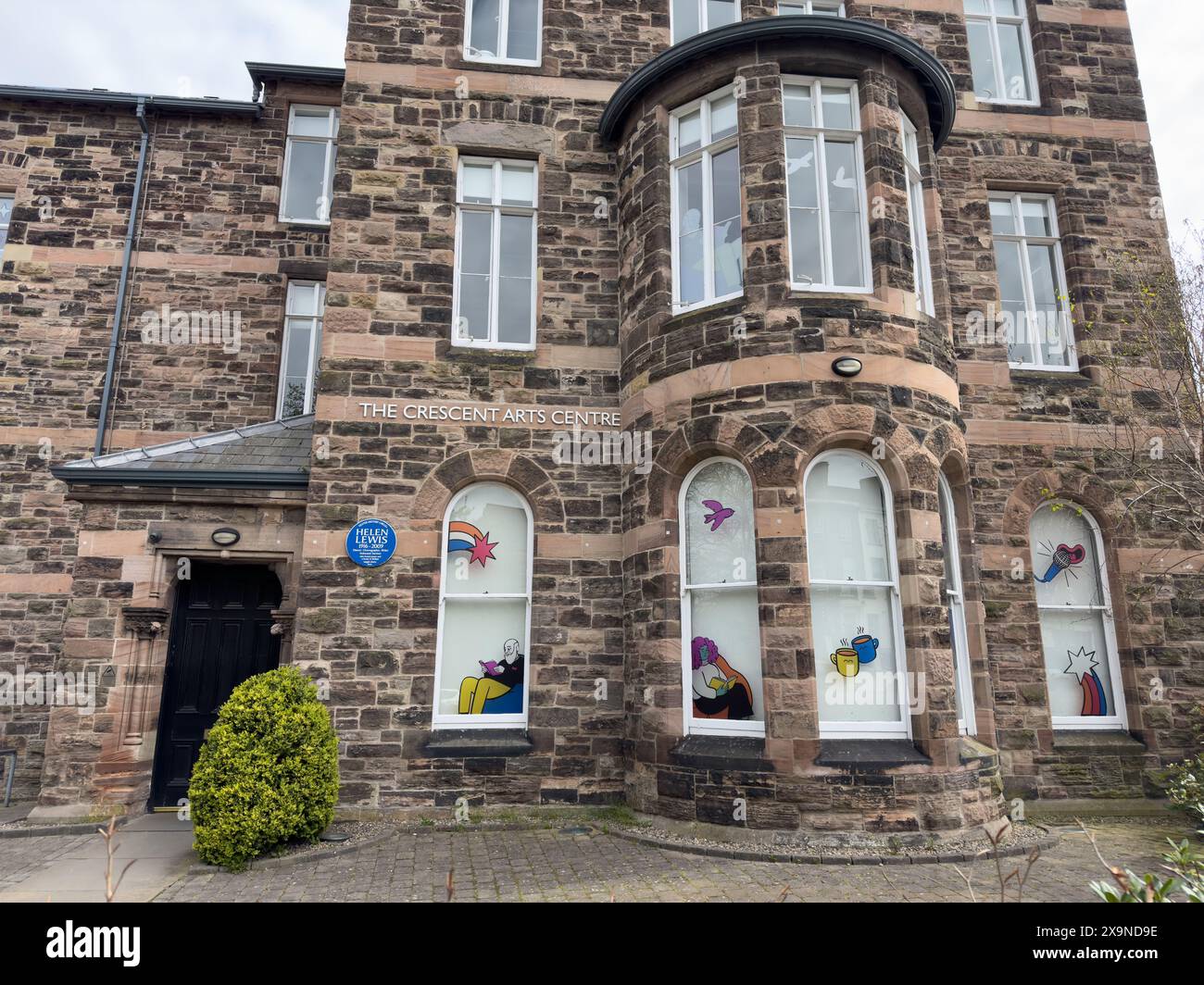 Belfast, Großbritannien, 21. April 2024: Die Vorderseite des Crescent Arts Centre in Belfast Stockfoto
