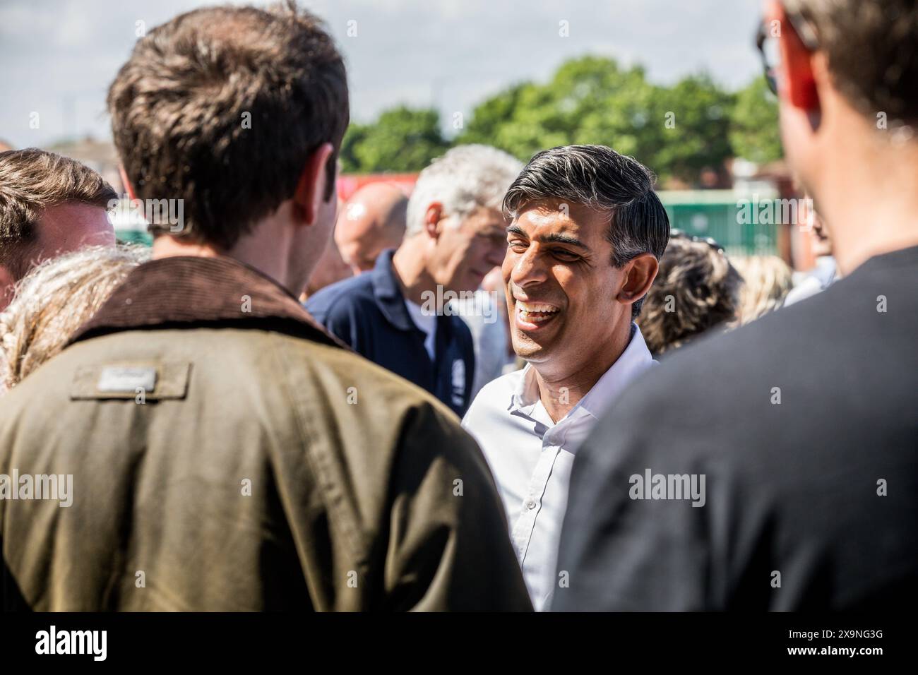 Rishi Sunak beim Start des Tourbusses der Konservativen Partei für den Wahlkampf 2024 auf der Rennstrecke Redcar, North Yorkshire, Großbritannien. 1/6/2024. Foto: Stuart Boulton Stockfoto