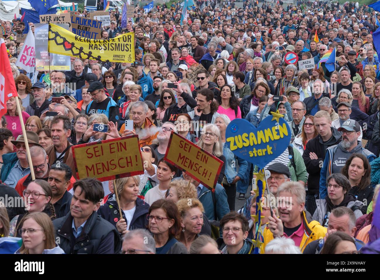 Köln: Kundgebung in der Deutzer Werft gegen Rechtsextremismus Stockfoto