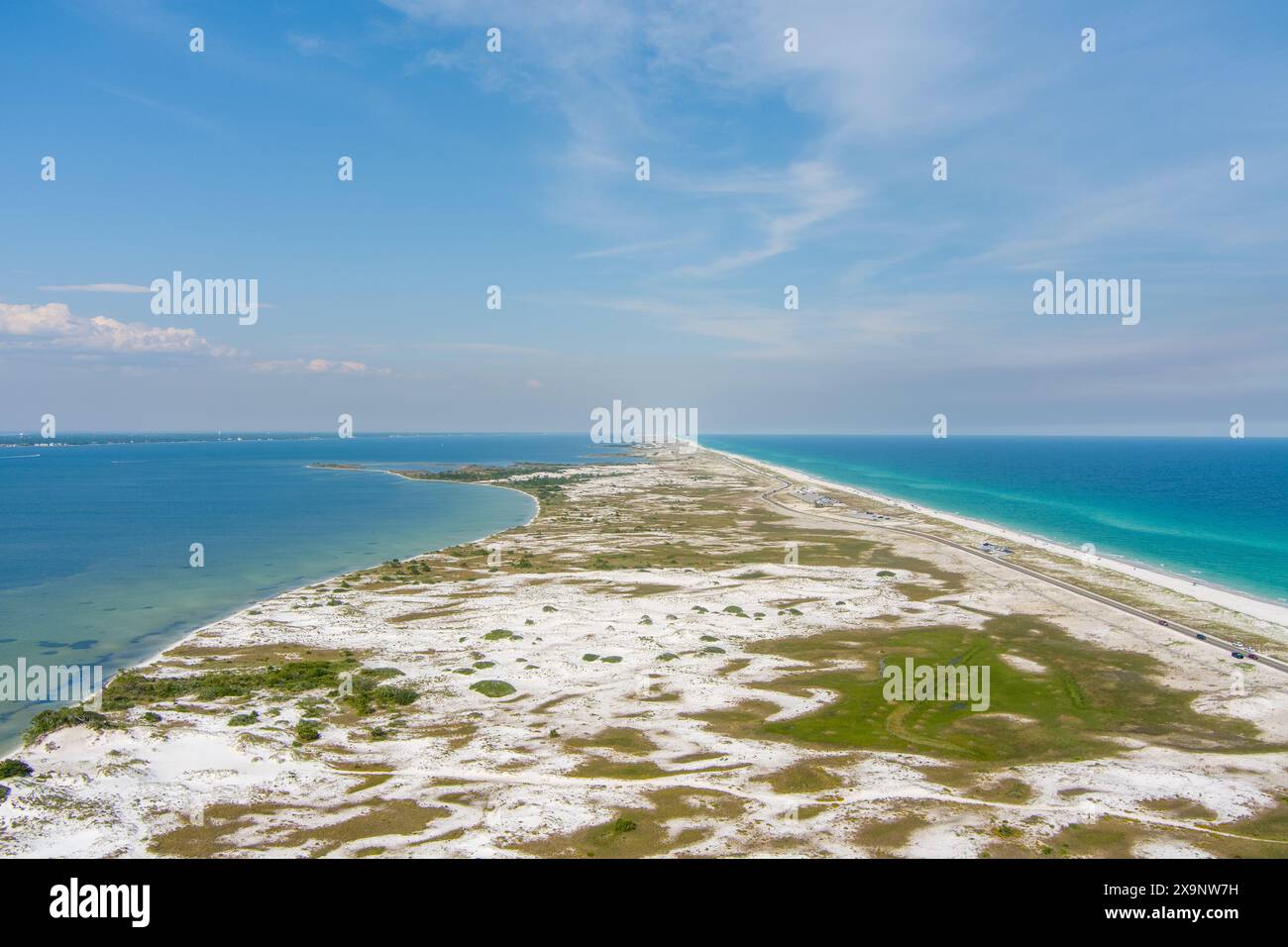 Drohnenfotografie vom Strand in Pensacola, Florida im Mai Stockfoto