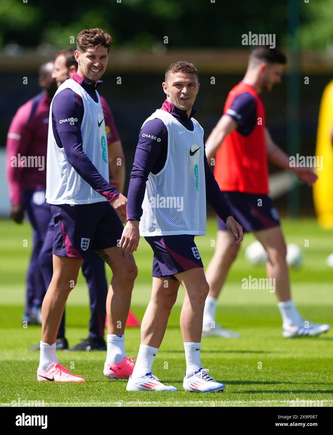 Die Engländer John Stones und Kieran Trippier während eines Trainings im Rockliffe Park, County Durham. Bilddatum: Sonntag, 2. Juni 2024. Stockfoto