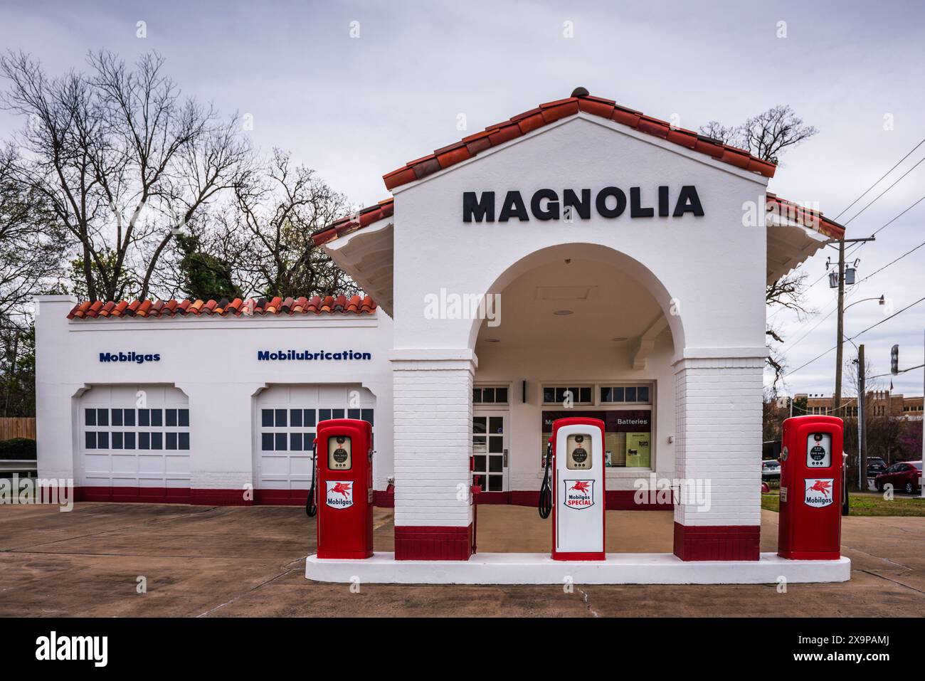 Im Laufe der Jahre diente das Gebäude als Tankstelle, als Treffpunkt für Studenten, als provisorisches „Büro“ für Reporter während der Aufhebung der Segregation cr Stockfoto