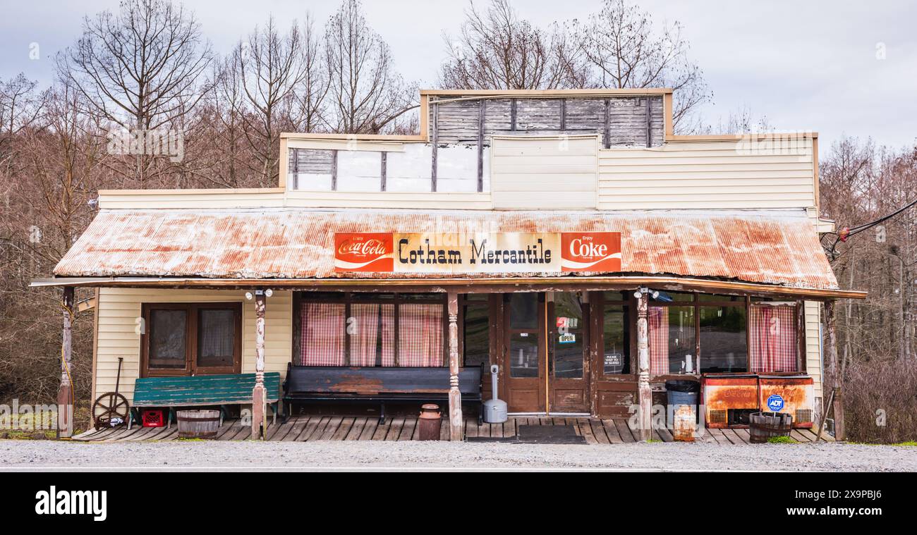 Cotham's Mercantile, ein altes Geschäft für allgemeine Waren, bekannt für den „Hubcap“-Hamburger und serviert Bill Clinton. Stockfoto