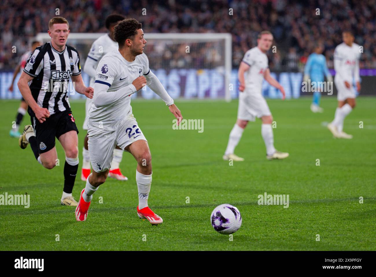 Brennan Johnson aus Tottenham kontrolliert den Ball während des Ausstellungsspiels zwischen Tottenham und Newcastle im MCG am 22. Mai 2024 in Melbourne, Au Stockfoto