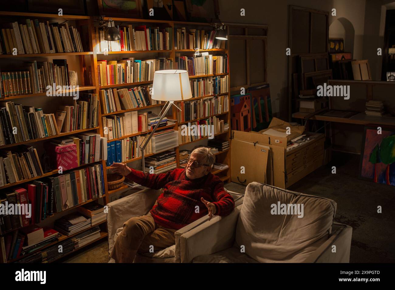 Narcís Comadira i Moragriega, katalanischer Dichter, Maler, Dramatiker, Übersetzer Journalist und Literaturkritiker. Stockfoto